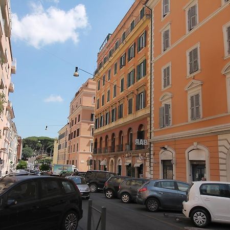 Colosseum Super Family Apartment Rzym Zewnętrze zdjęcie