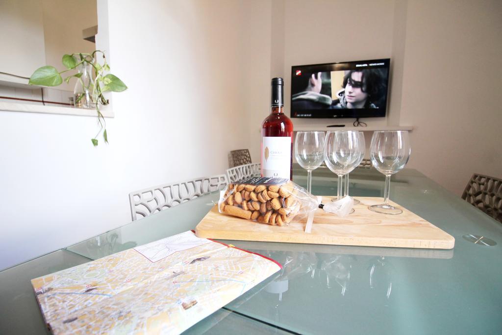 Colosseum Super Family Apartment Rzym Zewnętrze zdjęcie